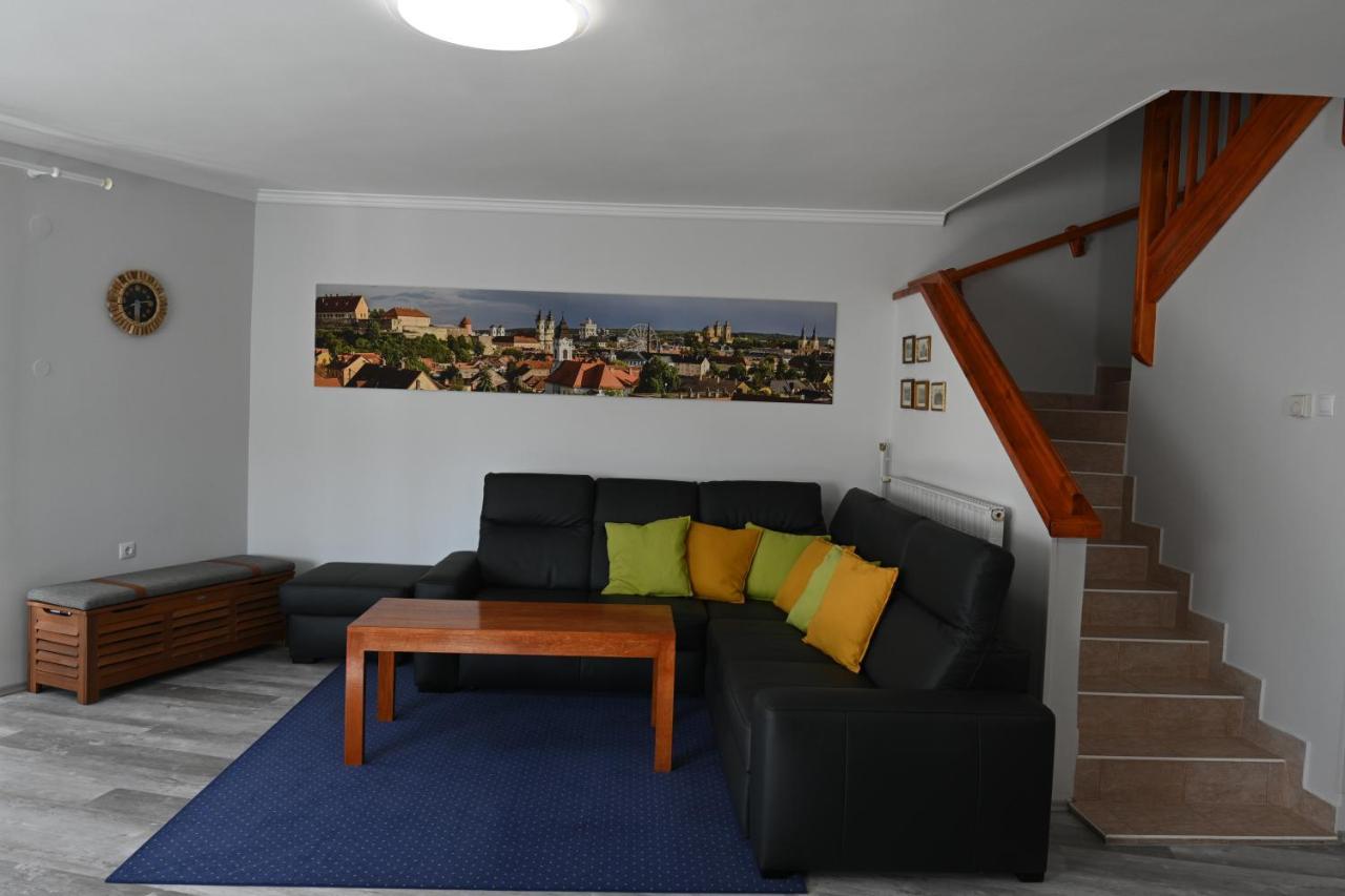 Borbarat Vendeghaz Villa Eger Ngoại thất bức ảnh
