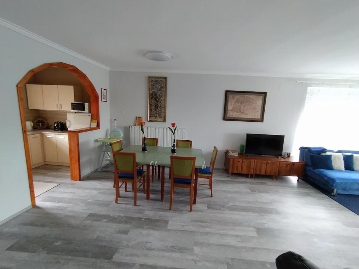 Borbarat Vendeghaz Villa Eger Ngoại thất bức ảnh