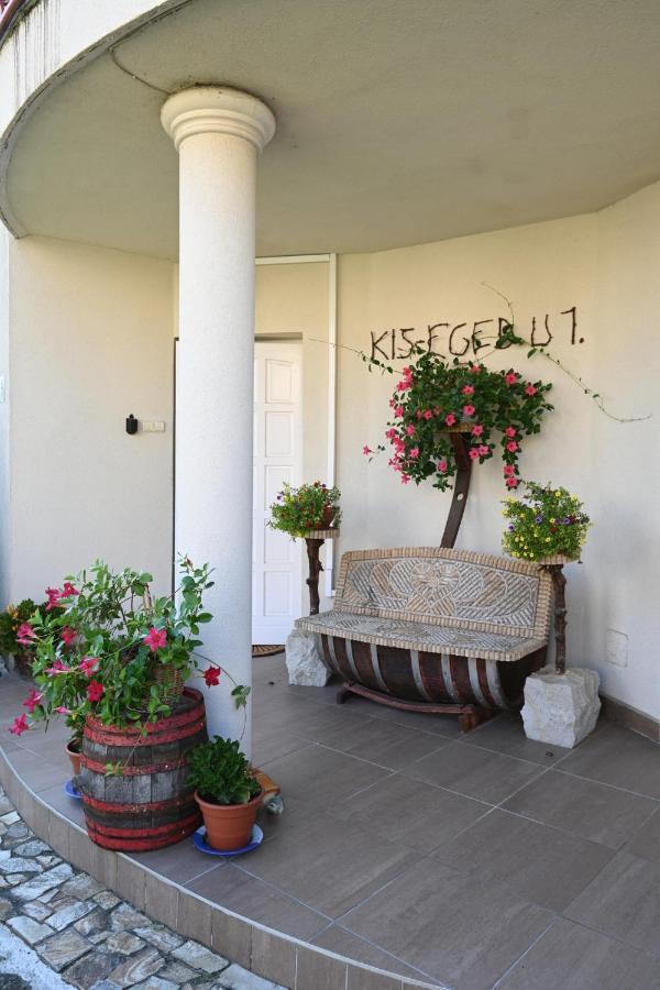 Borbarat Vendeghaz Villa Eger Ngoại thất bức ảnh